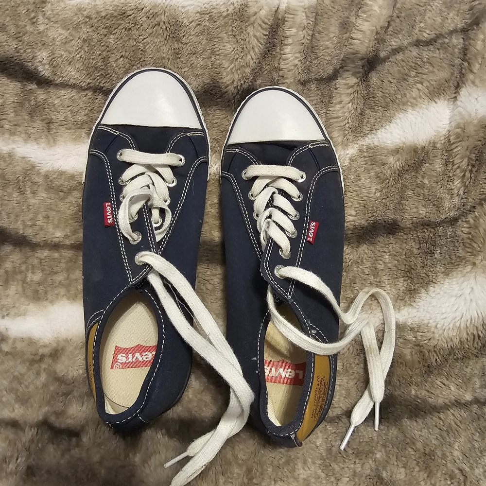 Cute Levi’s Womens Canvas Lace Up Shoes Sneakers Navy Blue Size 9 Converse Like.
